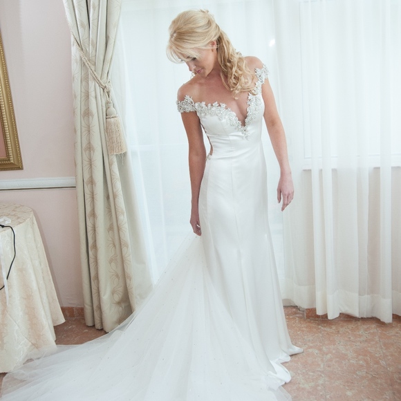 Stephen Yearick Wedding Dress - Picture 3 of 7